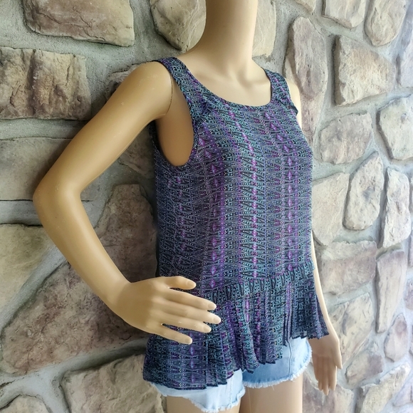 AMERICAN EAGLE | Sheer Multi-Colored Peplum Tank - Picture 3 of 8